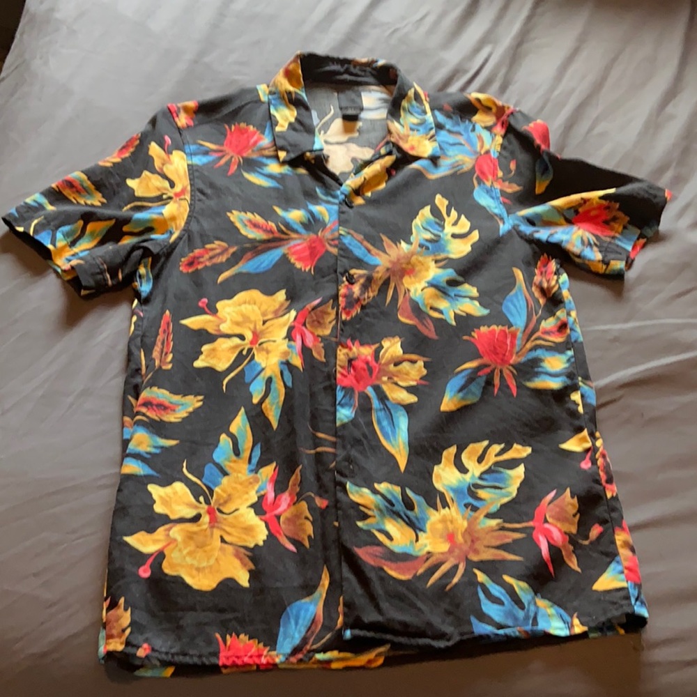 Short sleeve button down